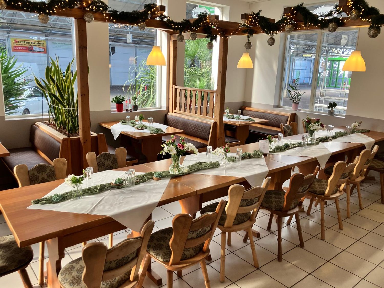 Gemütlicher Bistro-Innenraum
