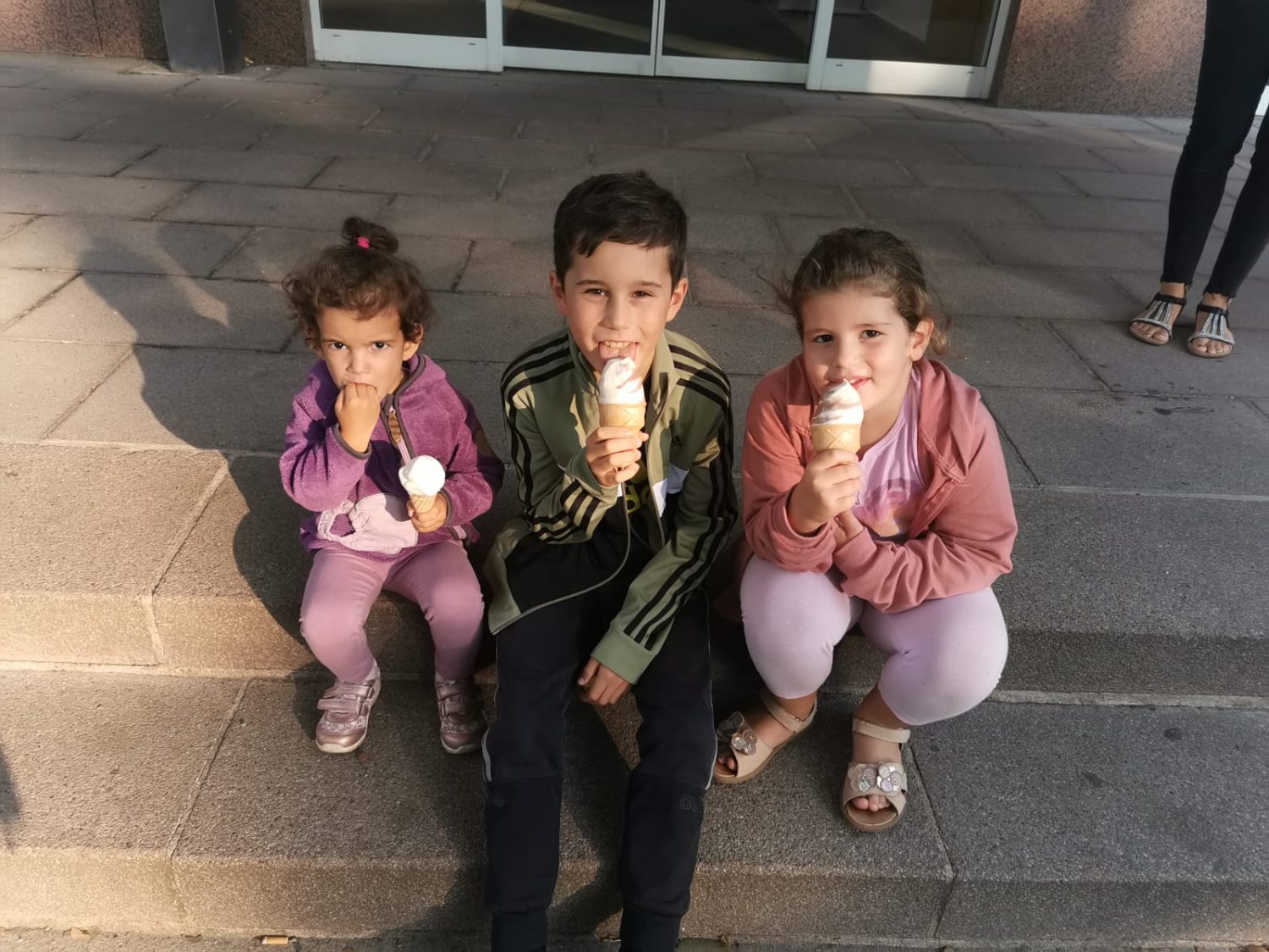 Kinder mit Softeis von Sodann